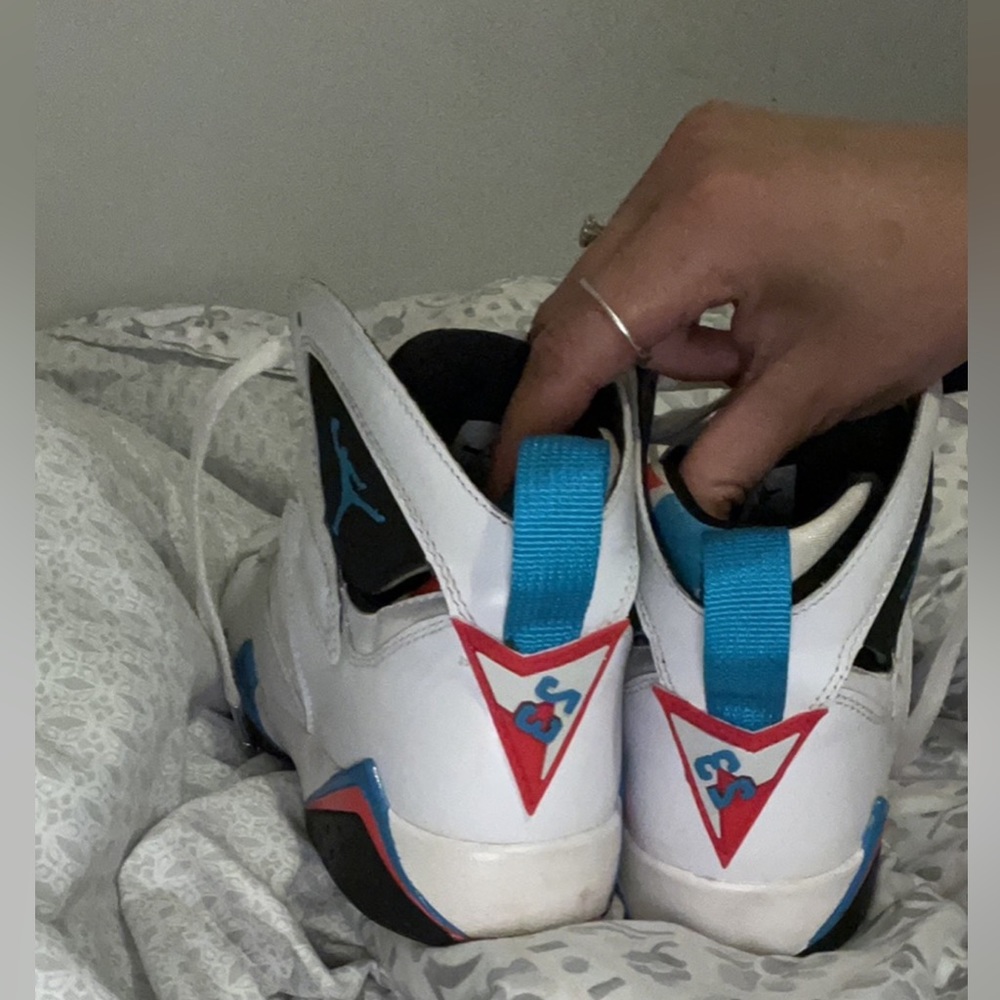 Jordan’s retro size 7 Orion - Picture 2 of 2